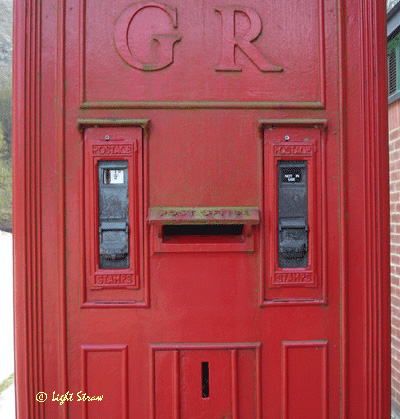 K4 telephone kiosk and stamp vending/letter box